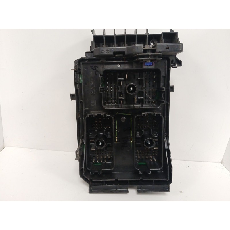 Recambio de caja reles / fusibles para opel astra k (b16) 1.2 turbo (68) referencia OEM IAM 39227408  