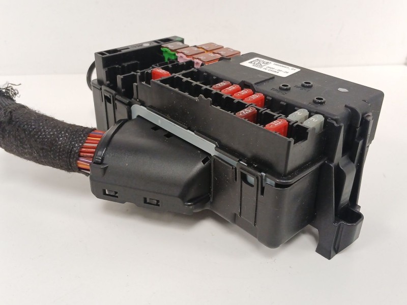 Recambio de caja reles / fusibles para opel astra k (b16) 1.2 turbo (68) referencia OEM IAM 1553367701  