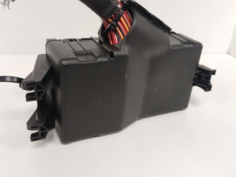 Recambio de caja reles / fusibles para opel astra k (b16) 1.2 turbo (68) referencia OEM IAM 1553367701  