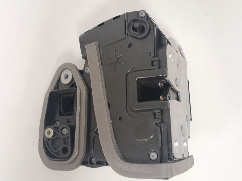 Recambio de cerradura puerta trasera izquierda para opel astra k (b16) 1.2 turbo (68) referencia OEM IAM 13533664  