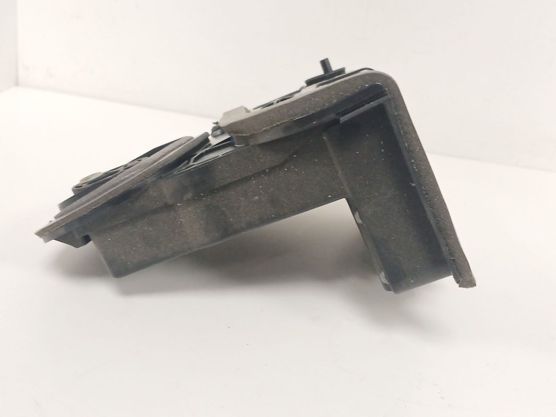 Recambio de cerradura puerta trasera izquierda para opel astra k (b16) 1.2 turbo (68) referencia OEM IAM 13533664  