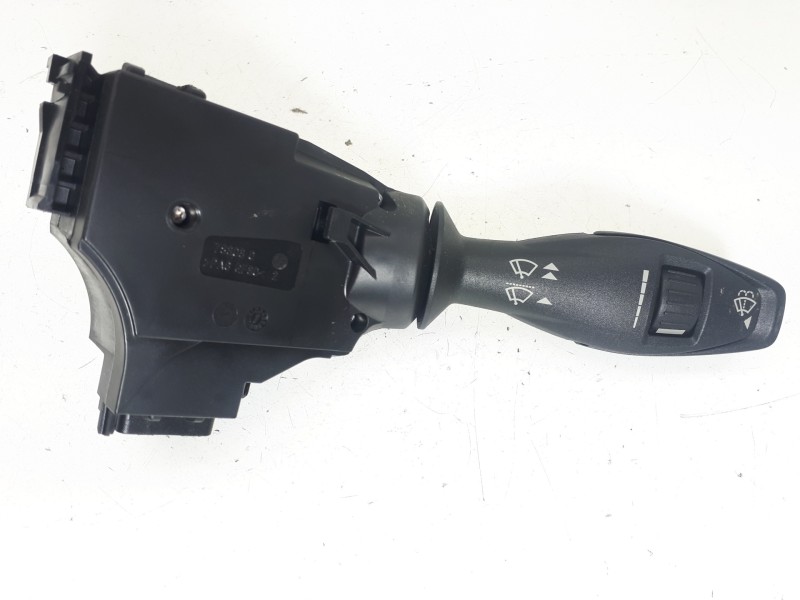 Recambio de mando limpia para ford fiesta (ccn) black&white edition referencia OEM IAM 8A6T17A553AC EB8FD 