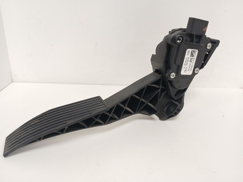 Recambio de pedal acelerador para opel astra k (b16) 1.2 turbo (68) referencia OEM IAM 13373776  