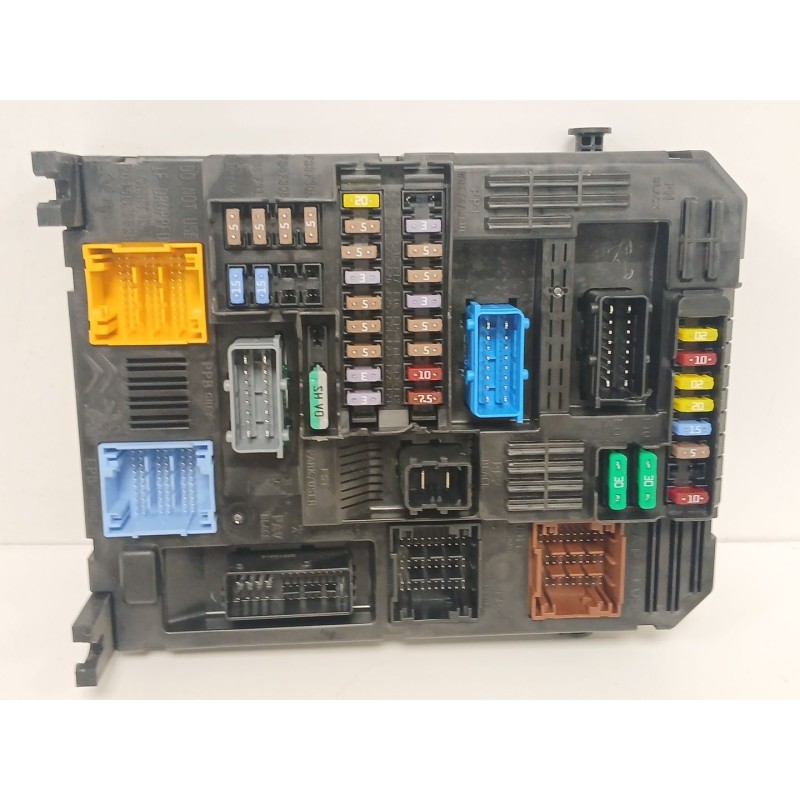 Recambio de caja reles / fusibles para peugeot 208 ii (ub_, up_, uw_, uj_) 1.2 puretech 100 referencia OEM IAM BSIEI4 9846483980