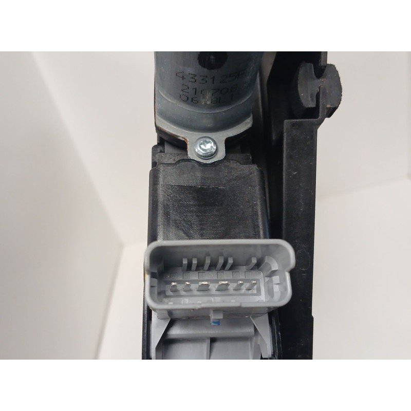 Recambio de elevalunas delantero derecho para peugeot 208 ii (ub_, up_, uw_, uj_) 1.2 puretech 100 referencia OEM IAM   