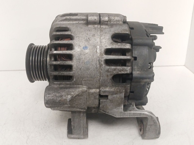 Recambio de alternador para bmw x3 (e83) 2.0 d referencia OEM IAM 7797660 TG15C064 TG15C064