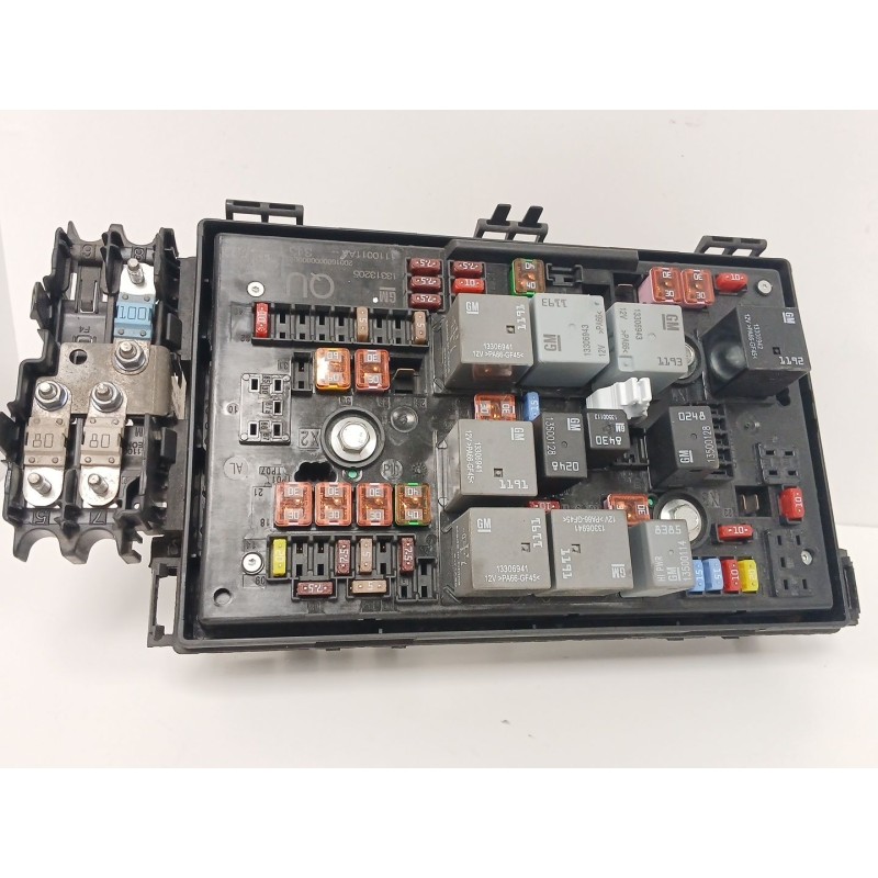 Recambio de caja reles / fusibles para opel astra j (p10) 1.7 cdti (68) referencia OEM IAM 13313205 1110011AA 