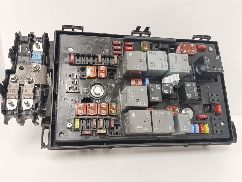 Recambio de caja reles / fusibles para opel astra j (p10) 1.7 cdti (68) referencia OEM IAM 13313205 1110011AA 
