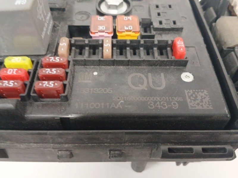 Recambio de caja reles / fusibles para opel astra j (p10) 1.7 cdti (68) referencia OEM IAM 13313205 1110011AA 