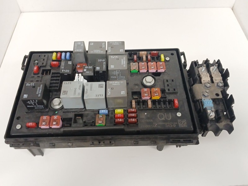 Recambio de caja reles / fusibles para opel astra j (p10) 1.7 cdti (68) referencia OEM IAM 13313205 1110011AA 