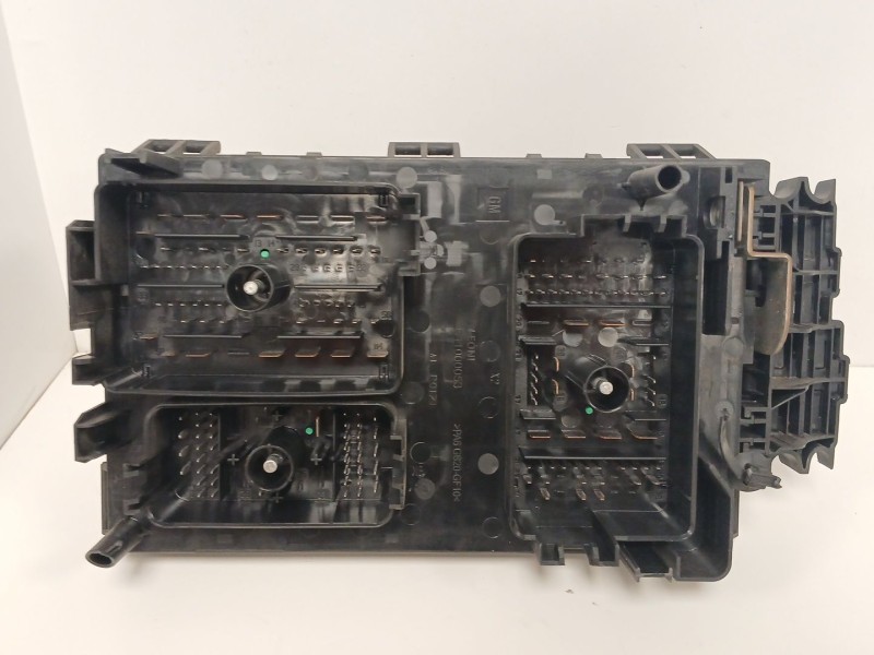 Recambio de caja reles / fusibles para opel astra j (p10) 1.7 cdti (68) referencia OEM IAM 13313205 1110011AA 