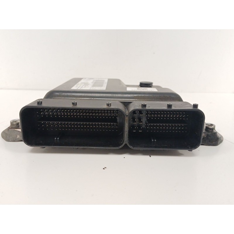 Recambio de centralita motor uce para opel astra j (p10) 1.7 cdti (68) referencia OEM IAM 55575315 MB275800 