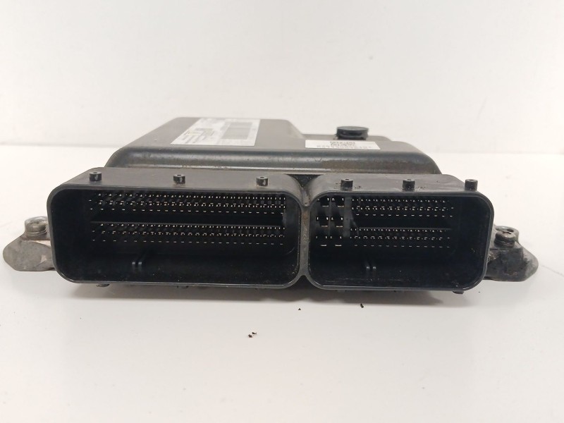 Recambio de centralita motor uce para opel astra j (p10) 1.7 cdti (68) referencia OEM IAM 55575315 MB275800 