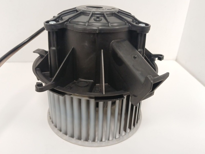 Recambio de motor calefaccion para opel astra j (p10) 1.7 cdti (68) referencia OEM IAM U7253002  