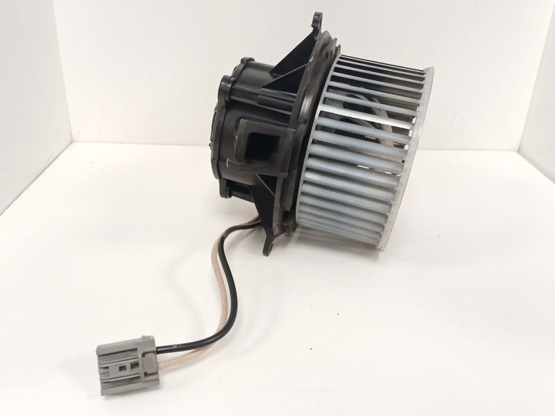 Recambio de motor calefaccion para opel astra j (p10) 1.7 cdti (68) referencia OEM IAM U7253002  