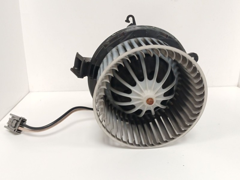 Recambio de motor calefaccion para opel astra j (p10) 1.7 cdti (68) referencia OEM IAM U7253002  