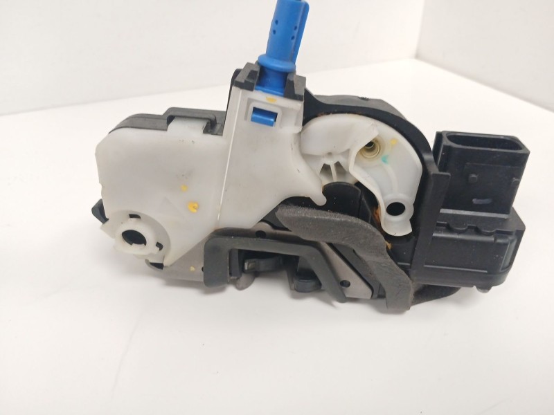 Recambio de cerradura puerta delantera derecha para opel astra j (p10) 1.7 cdti (68) referencia OEM IAM 13503802  