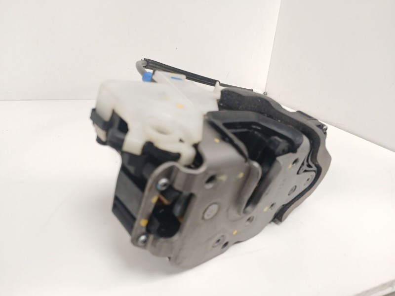 Recambio de cerradura puerta delantera derecha para opel astra j (p10) 1.7 cdti (68) referencia OEM IAM 13503802  