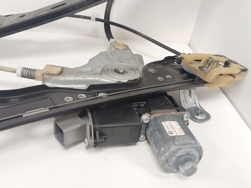 Recambio de elevalunas delantero derecho para opel astra j (p10) 1.7 cdti (68) referencia OEM IAM 13302457 13260129 