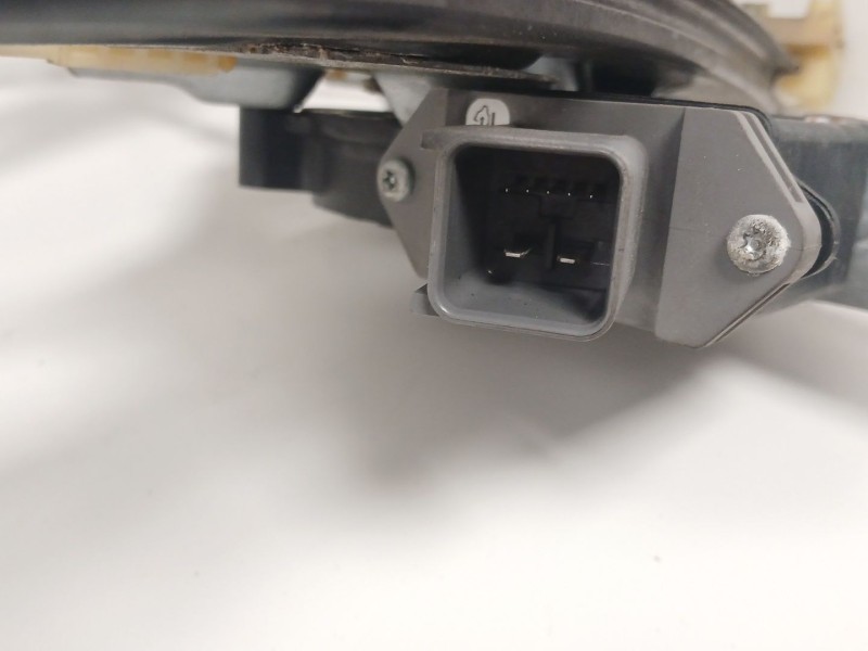 Recambio de elevalunas delantero derecho para opel astra j (p10) 1.7 cdti (68) referencia OEM IAM 13302457 13260129 