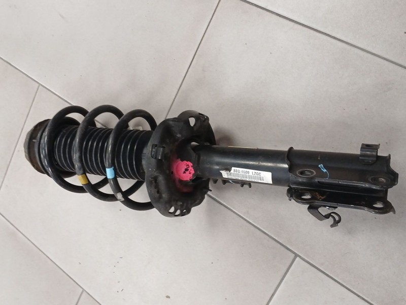 Recambio de amortiguador delantero derecho para kia stonic (yb) 1.0 t-gdi referencia OEM IAM RZ7554660H8750  