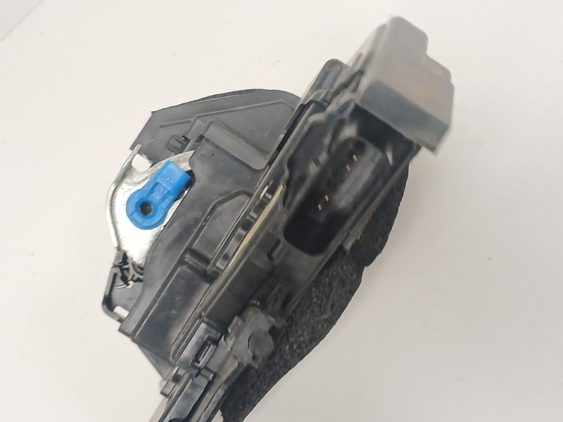 Recambio de cerradura puerta trasera derecha para kia stonic (yb) 1.0 t-gdi referencia OEM IAM 81420HH8010  