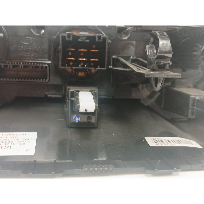 Recambio de mando calefaccion / aire acondicionado para kia stonic (yb) 1.0 t-gdi referencia OEM IAM   