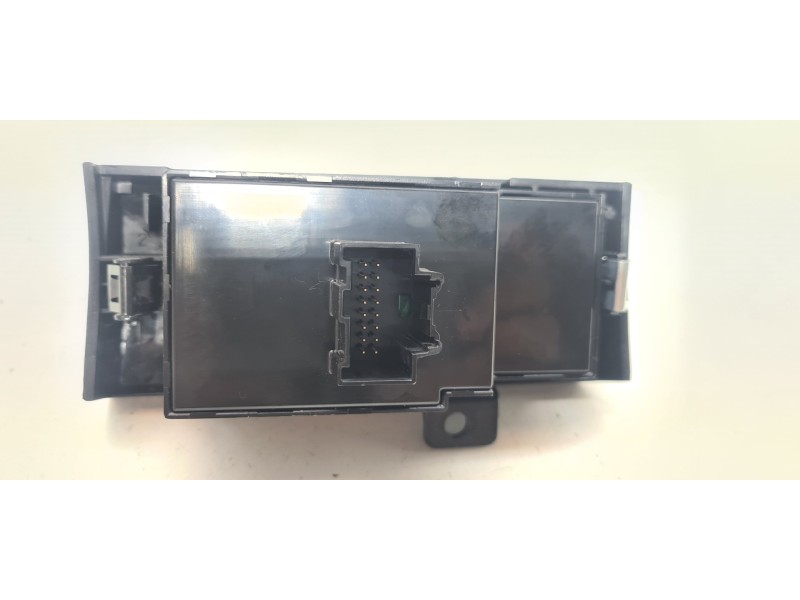 Recambio de mando retrovisor para chevrolet captiva 2.2 vcdi ltz referencia OEM IAM 46221G23  