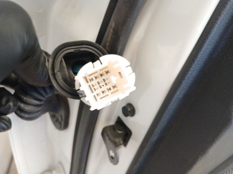 Recambio de puerta trasera derecha para kia stonic (yb) 1.0 t-gdi referencia OEM IAM   