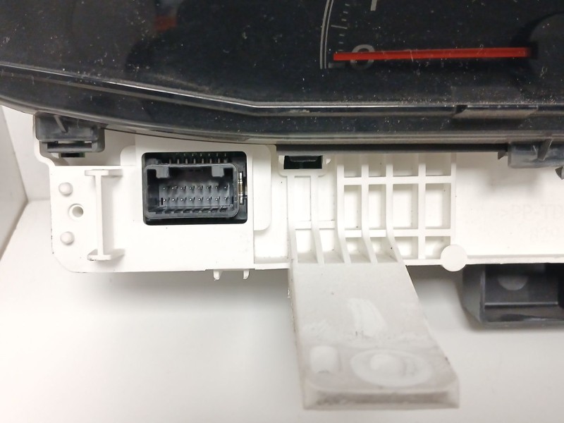 Recambio de cuadro instrumentos para toyota yaris live referencia OEM IAM 838000DG40 MB257450 