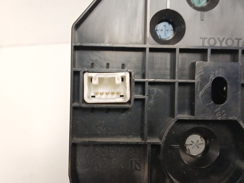 Recambio de mando climatizador para toyota yaris live referencia OEM IAM 758909  