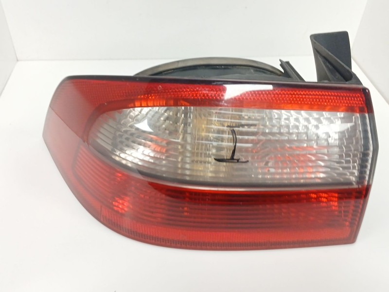 Recambio de piloto trasero izquierdo para renault laguna ii (bg0) authentique referencia OEM IAM 8200002473  