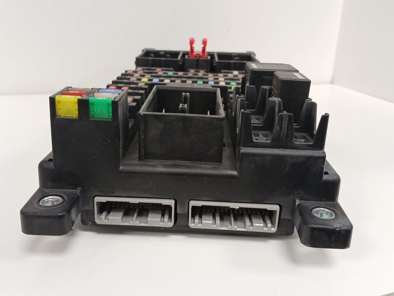 Recambio de caja reles / fusibles para land rover range rover evoque (l538) 2.0 d referencia OEM IAM GJ3214F041AB  
