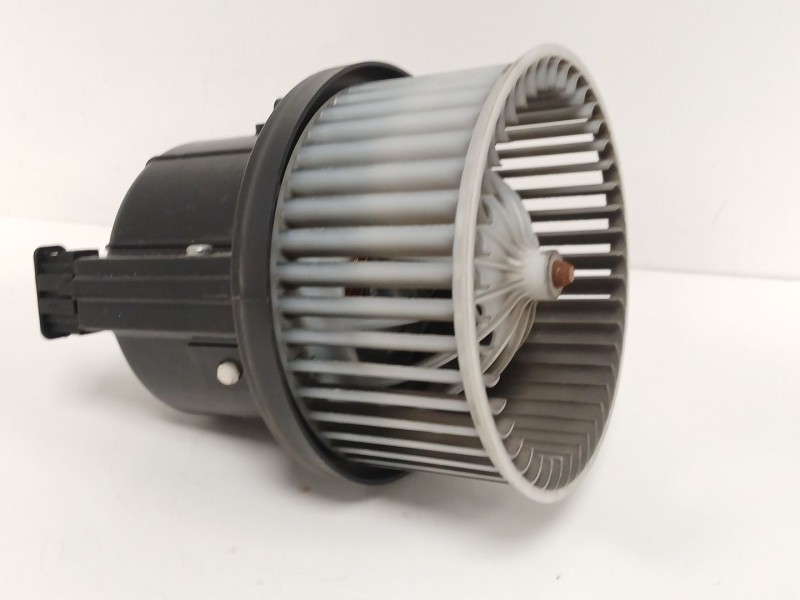 Recambio de motor calefaccion para land rover range rover evoque (l538) 2.0 d referencia OEM IAM 9415188  