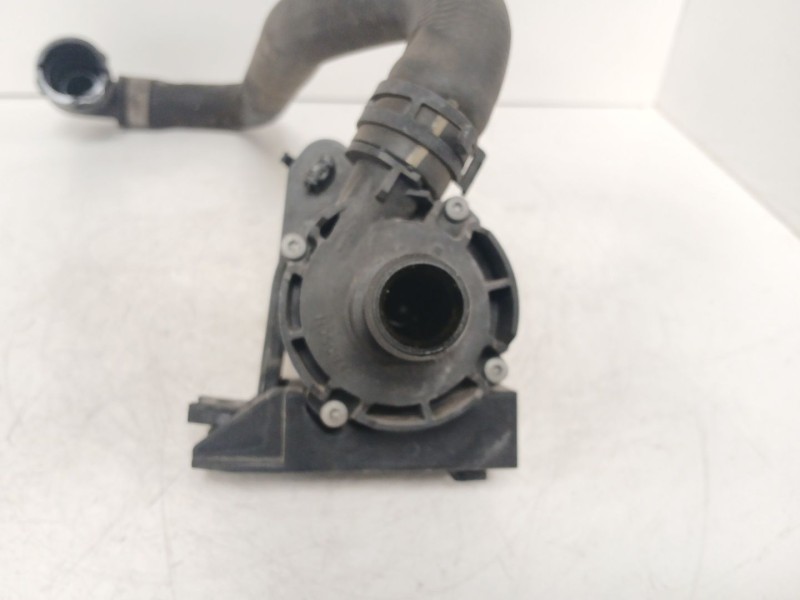 Recambio de bomba agua para land rover range rover evoque (l538) 2.0 d referencia OEM IAM 0392023249  