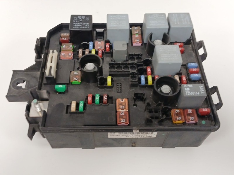 Recambio de caja reles / fusibles para opel corsa e (x15) 1.3 cdti (08, 68) referencia OEM IAM 13430533AA  