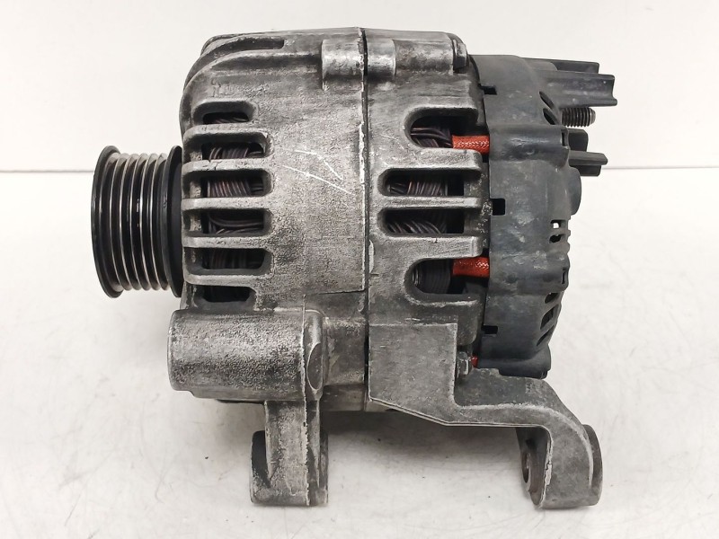 Recambio de alternador para bmw 3 (e46) 320 d referencia OEM IAM 7789980A101 TG15C012 2542672B