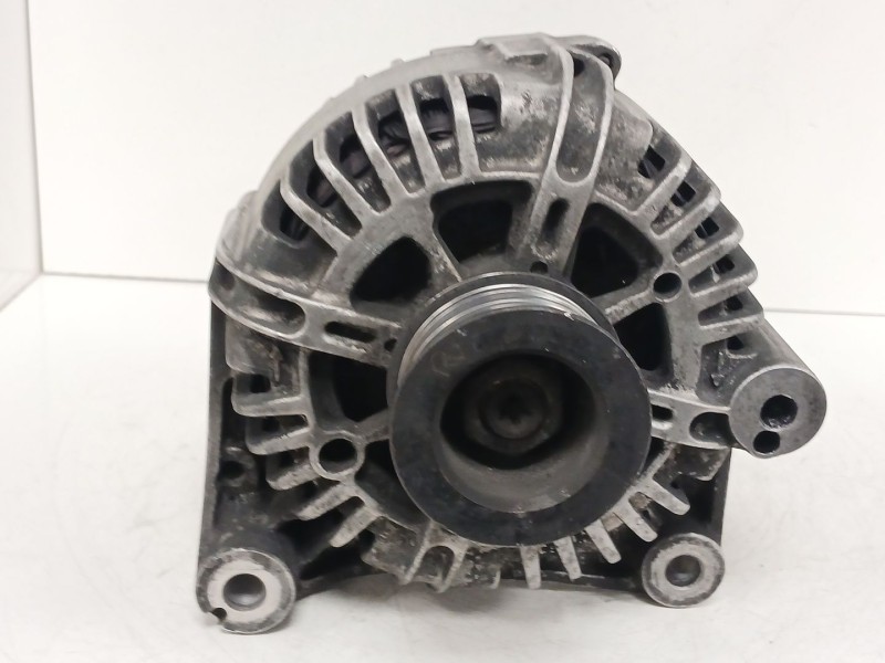 Recambio de alternador para bmw 3 (e46) 320 d referencia OEM IAM 7789980A101 TG15C012 2542672B