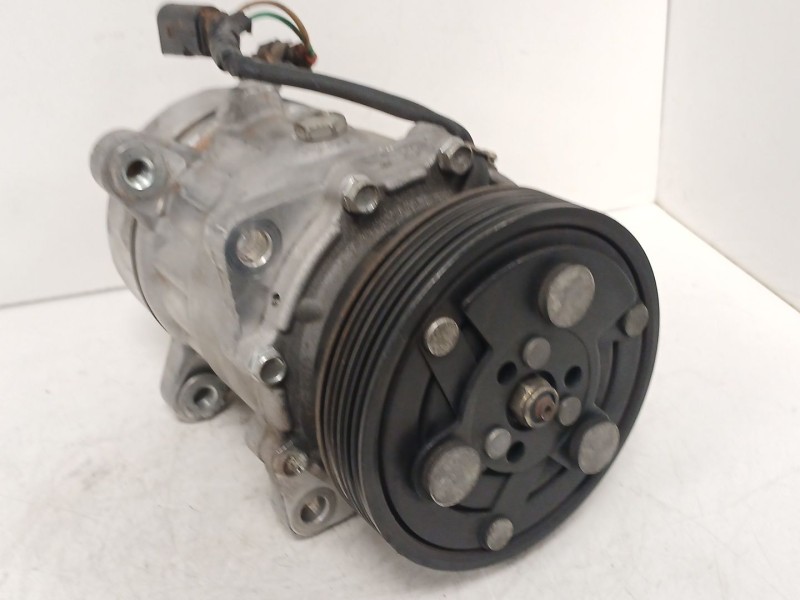 Recambio de compresor aire acondicionado para volkswagen golf iv (1j1) 1.9 tdi referencia OEM IAM 20A1278A  