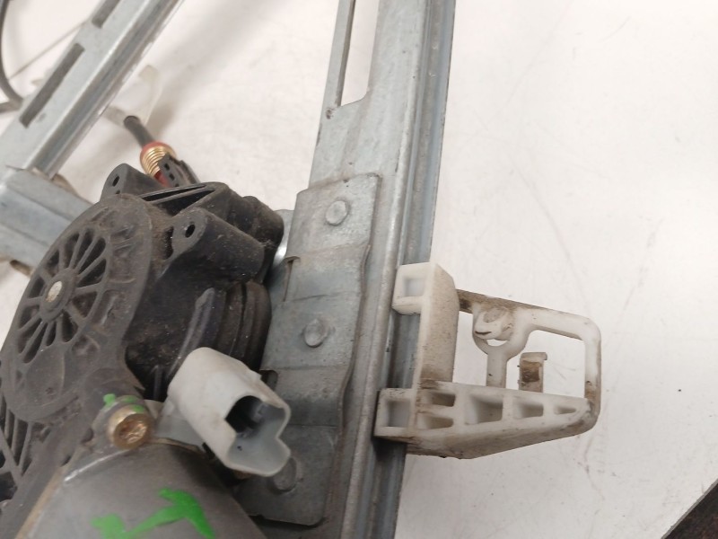 Recambio de elevalunas delantero izquierdo para peugeot 206 berlina referencia OEM IAM  17290 