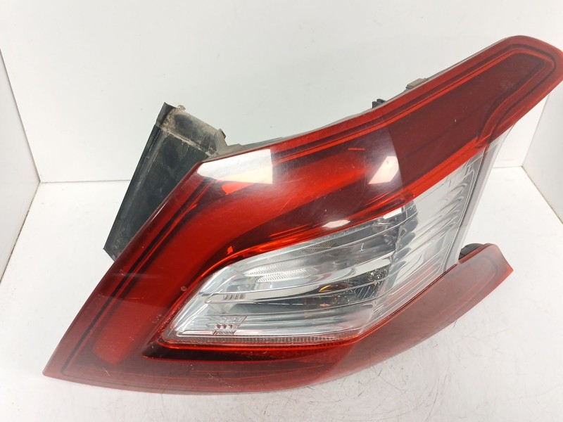 Recambio de piloto trasero derecho para peugeot 308 ii (lb_, lp_, lw_, lh_, l3_) 1.6 hdi referencia OEM IAM 9677817580  