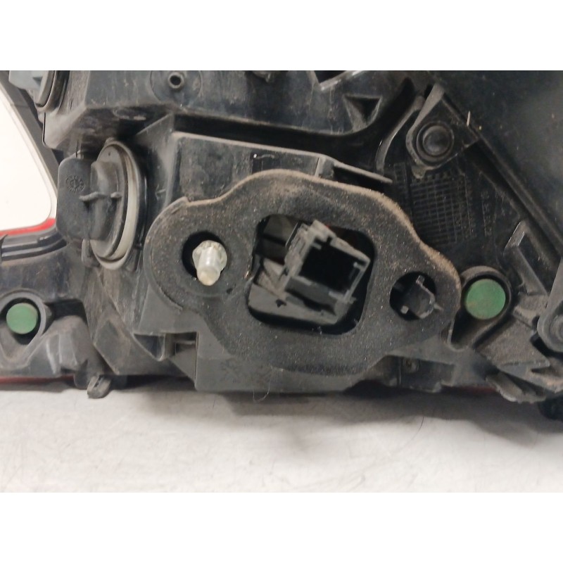 Recambio de piloto trasero derecho para peugeot 308 ii (lb_, lp_, lw_, lh_, l3_) 1.6 hdi referencia OEM IAM 9677817580  