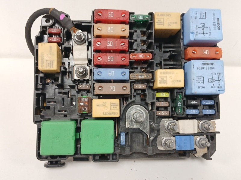 Recambio de caja reles / fusibles para peugeot 308 ii (lb_, lp_, lw_, lh_, l3_) 1.6 hdi referencia OEM IAM 9804848580  