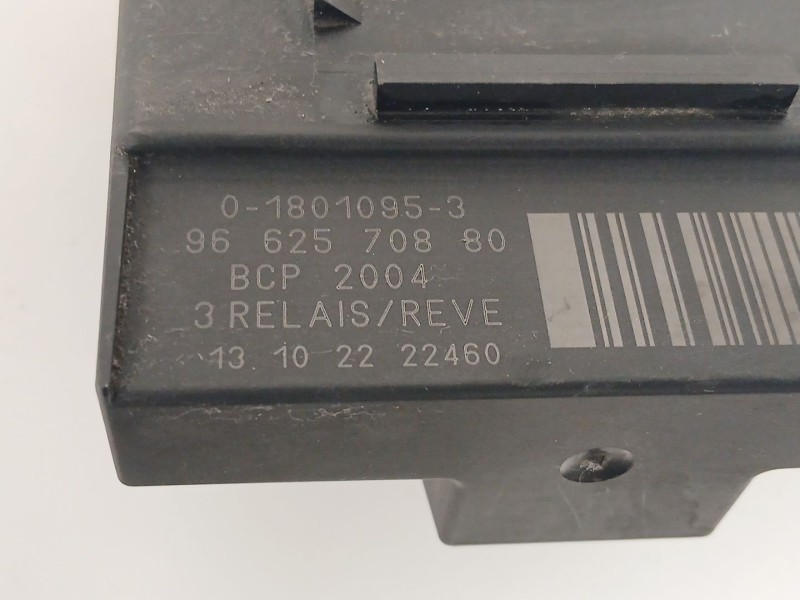 Recambio de caja precalentamiento para peugeot 308 ii (lb_, lp_, lw_, lh_, l3_) 1.6 hdi referencia OEM IAM 9662570880  