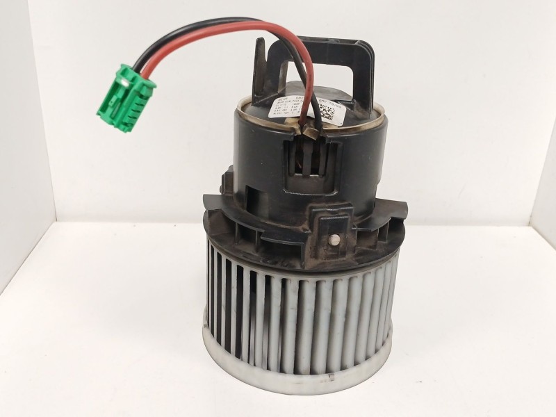 Recambio de motor calefaccion para peugeot 308 ii (lb_, lp_, lw_, lh_, l3_) 1.6 hdi referencia OEM IAM DB271001 A0550266 