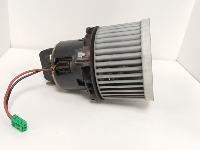 Recambio de motor calefaccion para peugeot 308 ii (lb_, lp_, lw_, lh_, l3_) 1.6 hdi referencia OEM IAM DB271001 A0550266 
