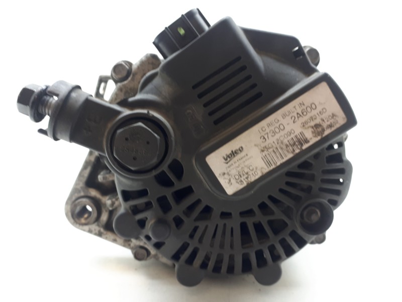 Recambio de alternador para kia cee´d drive referencia OEM IAM 373002A600 TG12C090 120A