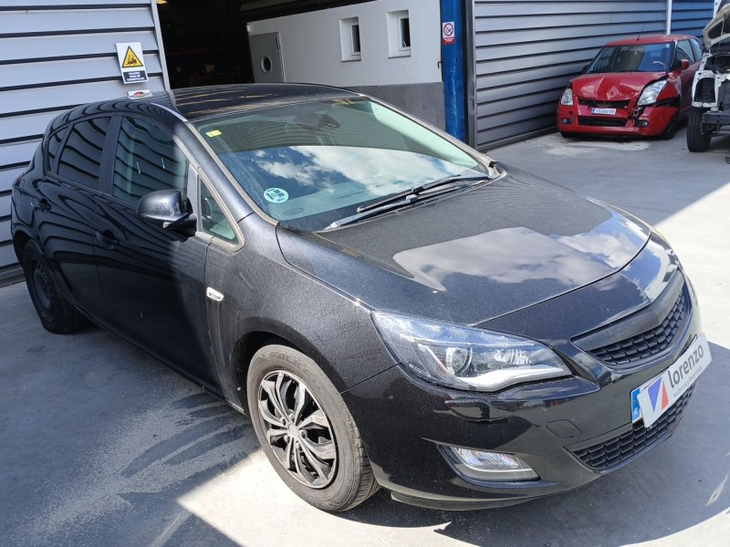 opel astra j gtc del año 2011