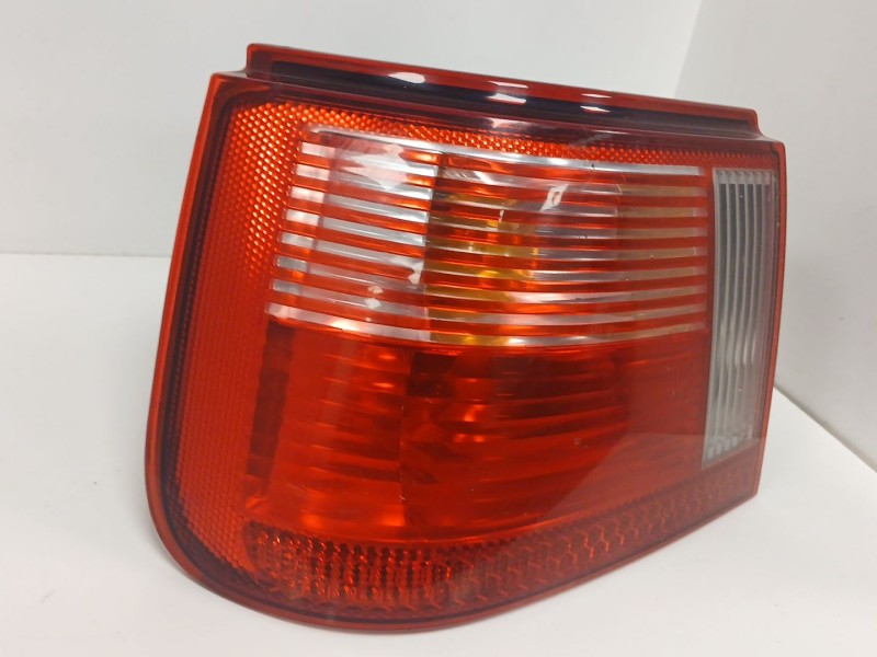 Recambio de piloto trasero izquierdo para seat ibiza (6k1) select referencia OEM IAM 6K6945111G  