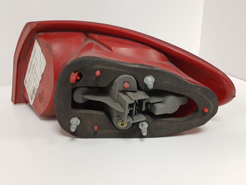 Recambio de piloto trasero izquierdo para alfa romeo 147 (190) 1.6 16v cat referencia OEM IAM  17682 